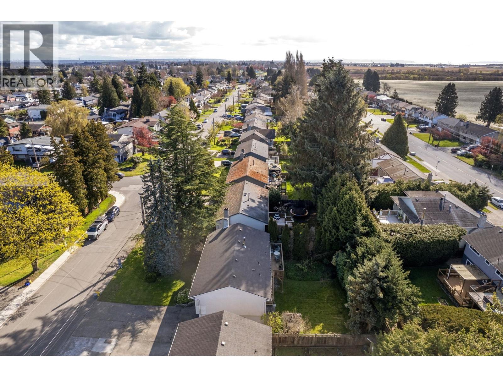 5392 MAPLE Crescent, Delta