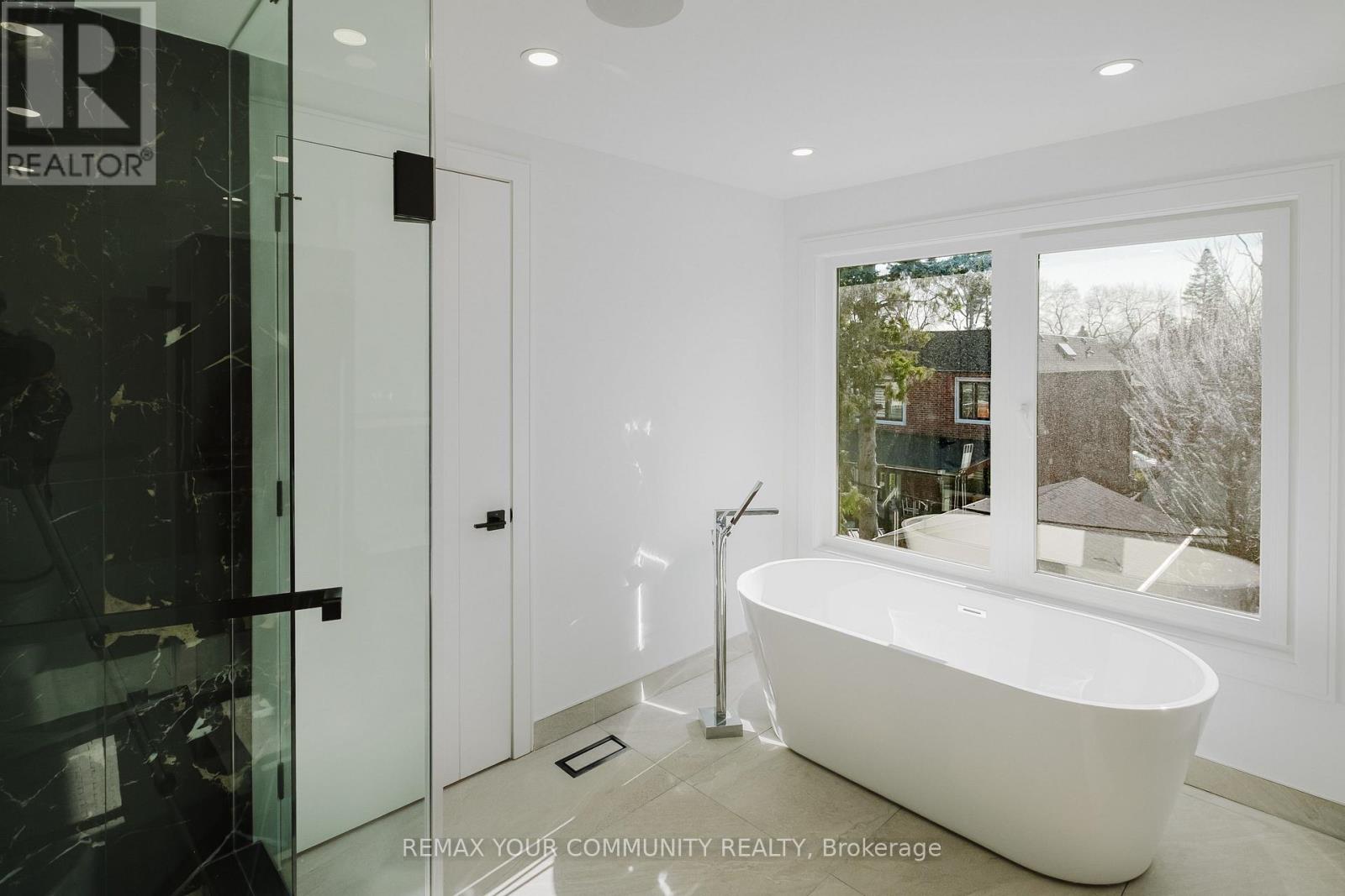 360 WOODMOUNT AVENUE - 34
