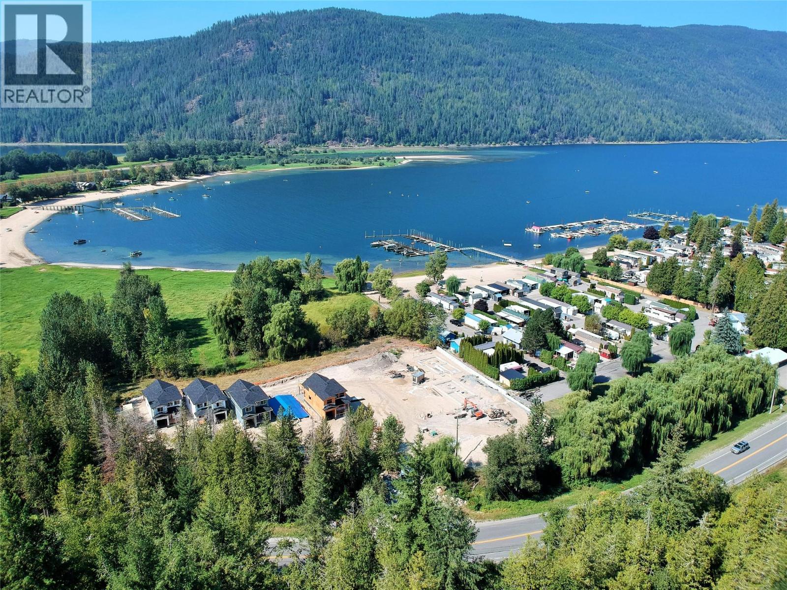 Sunshine Bay Cottages at Mara Lake