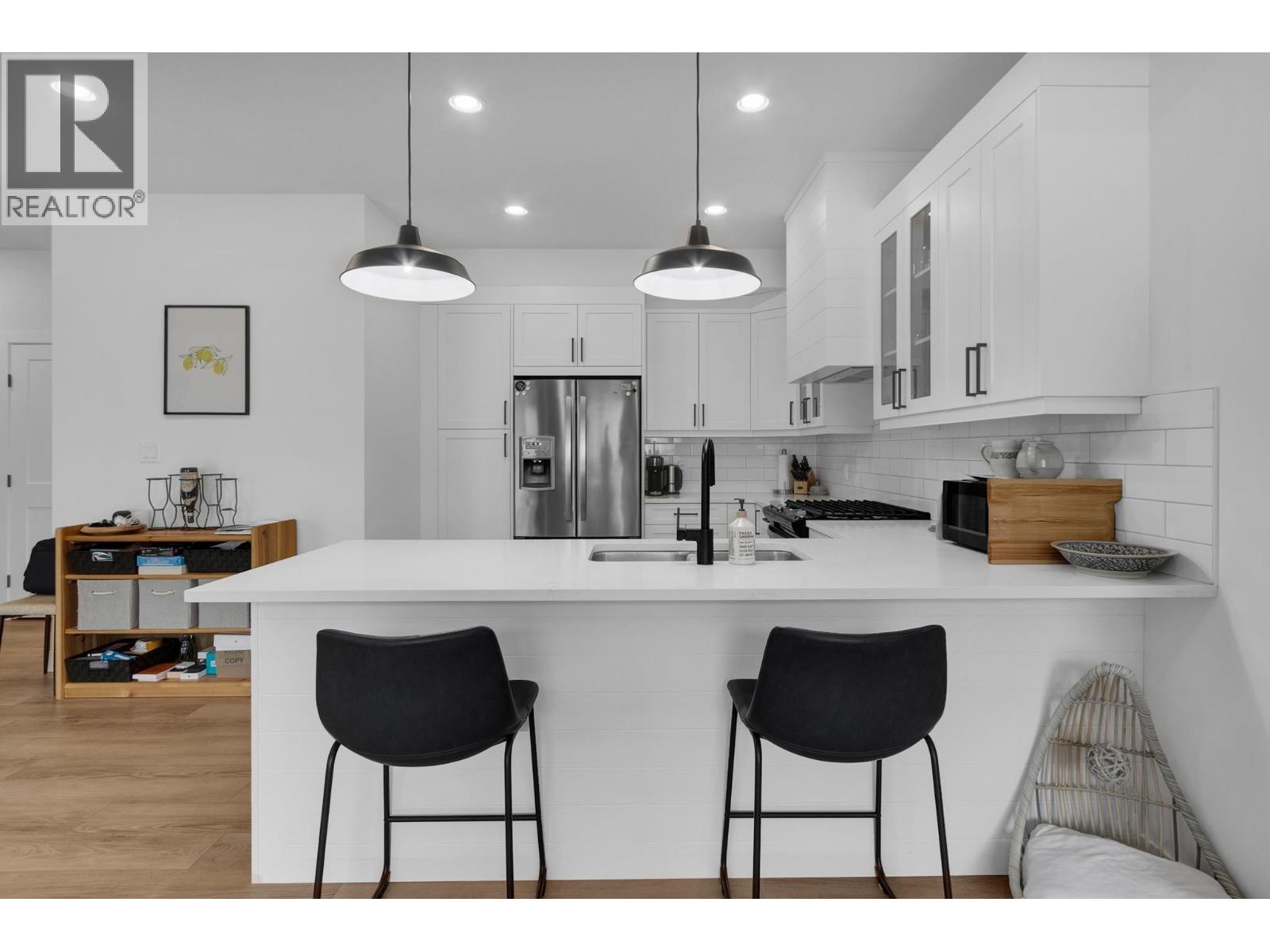 #707 4274 22ND AVENUE - 6