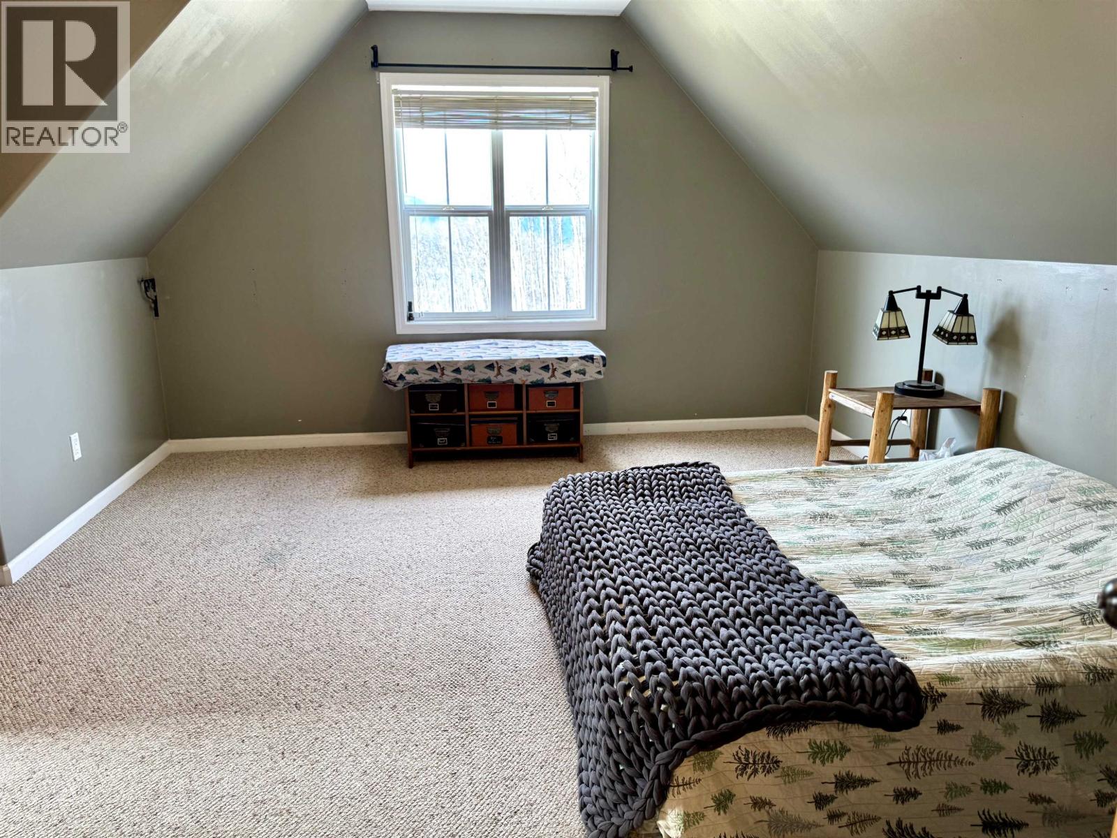 7898 FIR ROAD - 25
