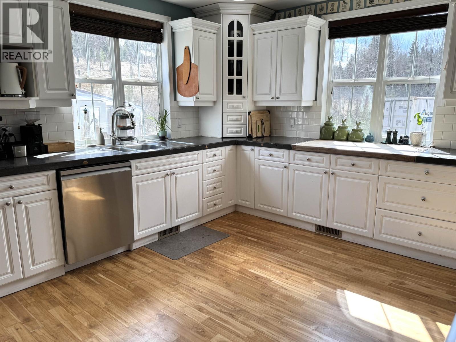 7898 FIR ROAD - 14