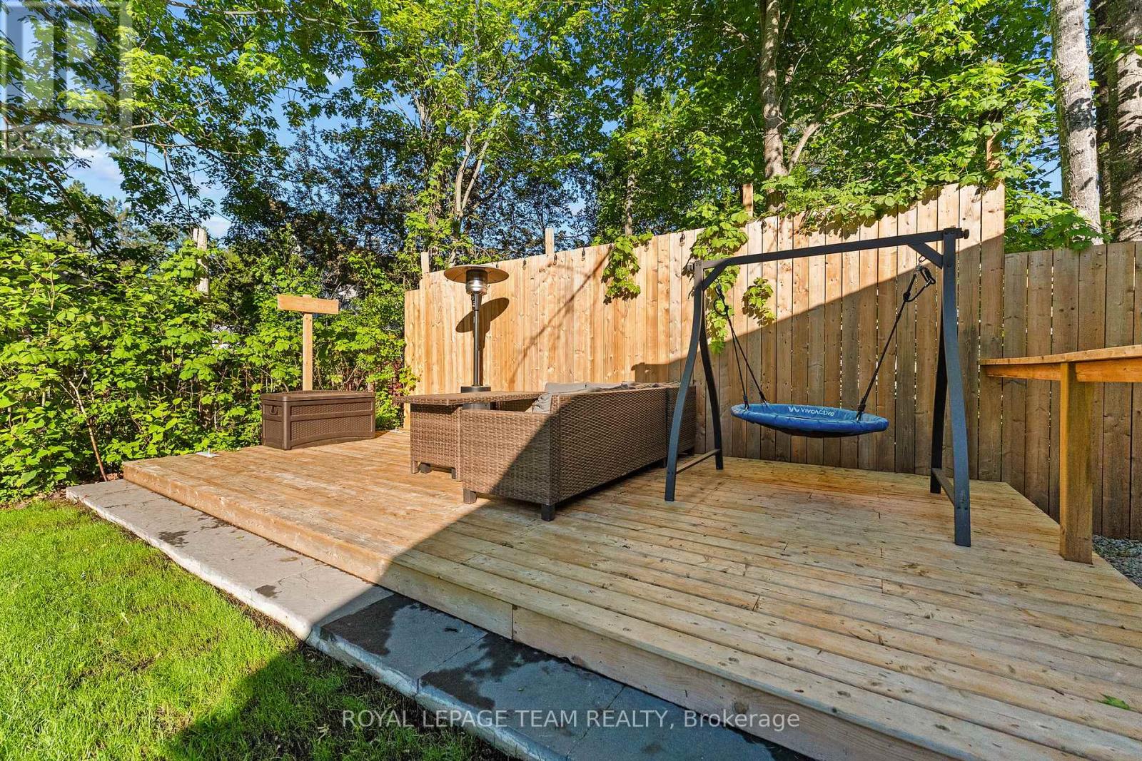 25 FRONTENAC CRESCENT — photo 41