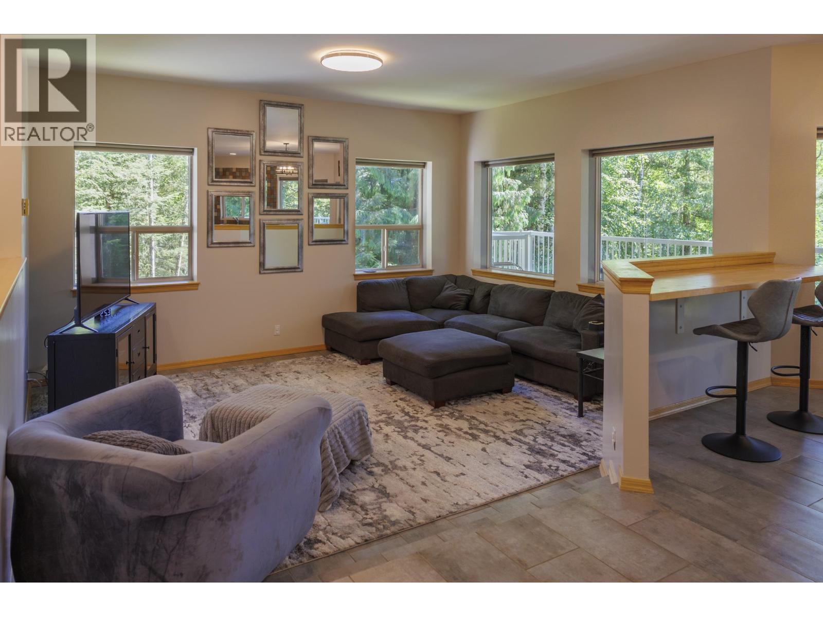 4040 MOUNTAIN VIEW ROAD - 3