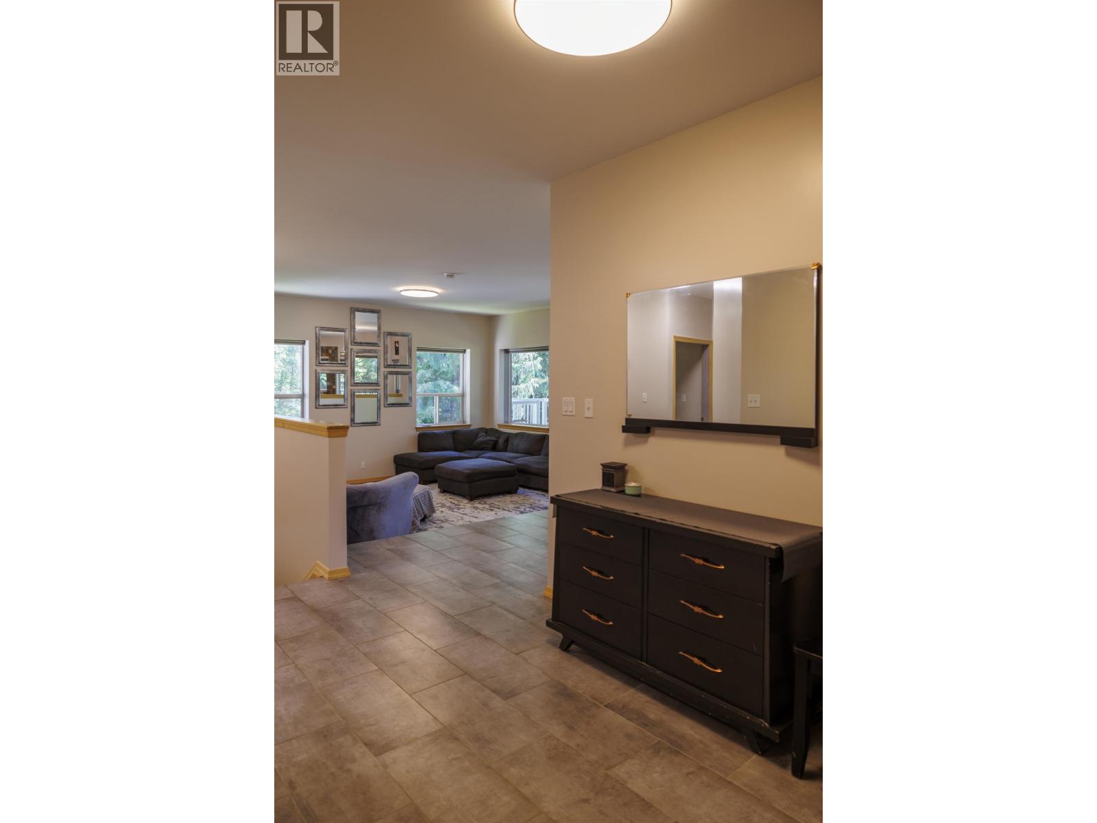 4040 MOUNTAIN VIEW ROAD - 8