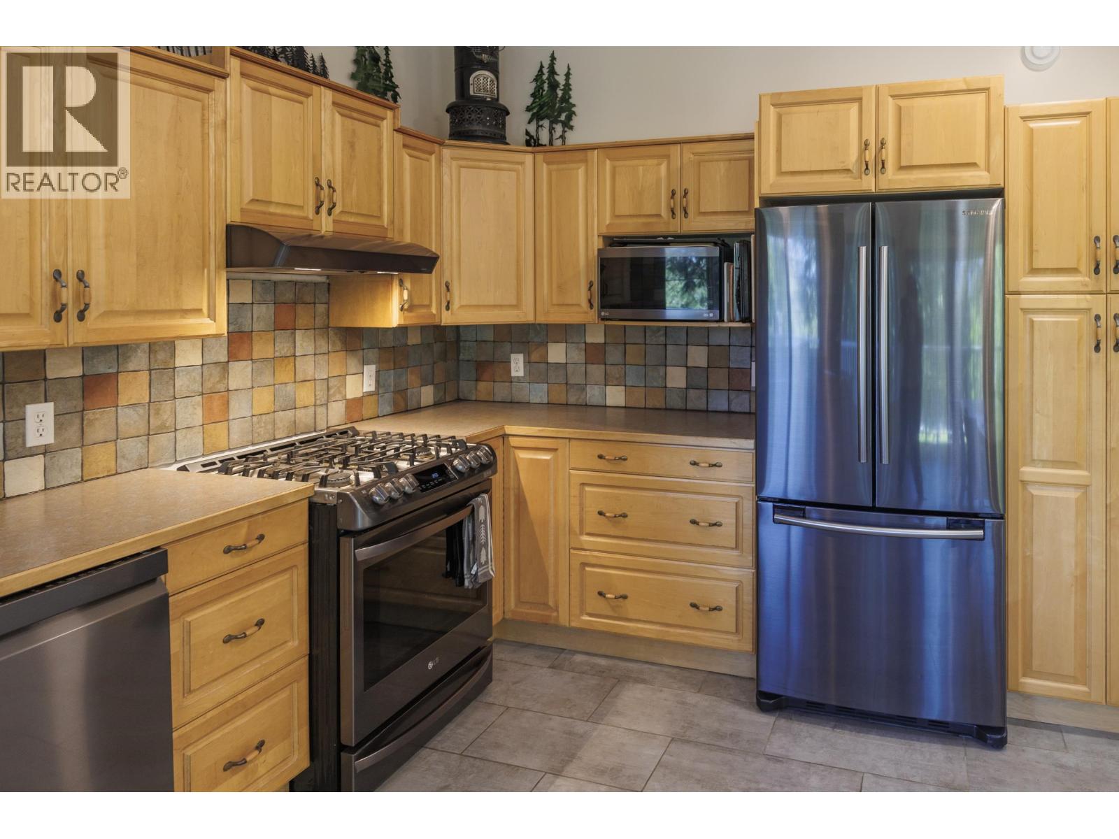 4040 MOUNTAIN VIEW ROAD - 10