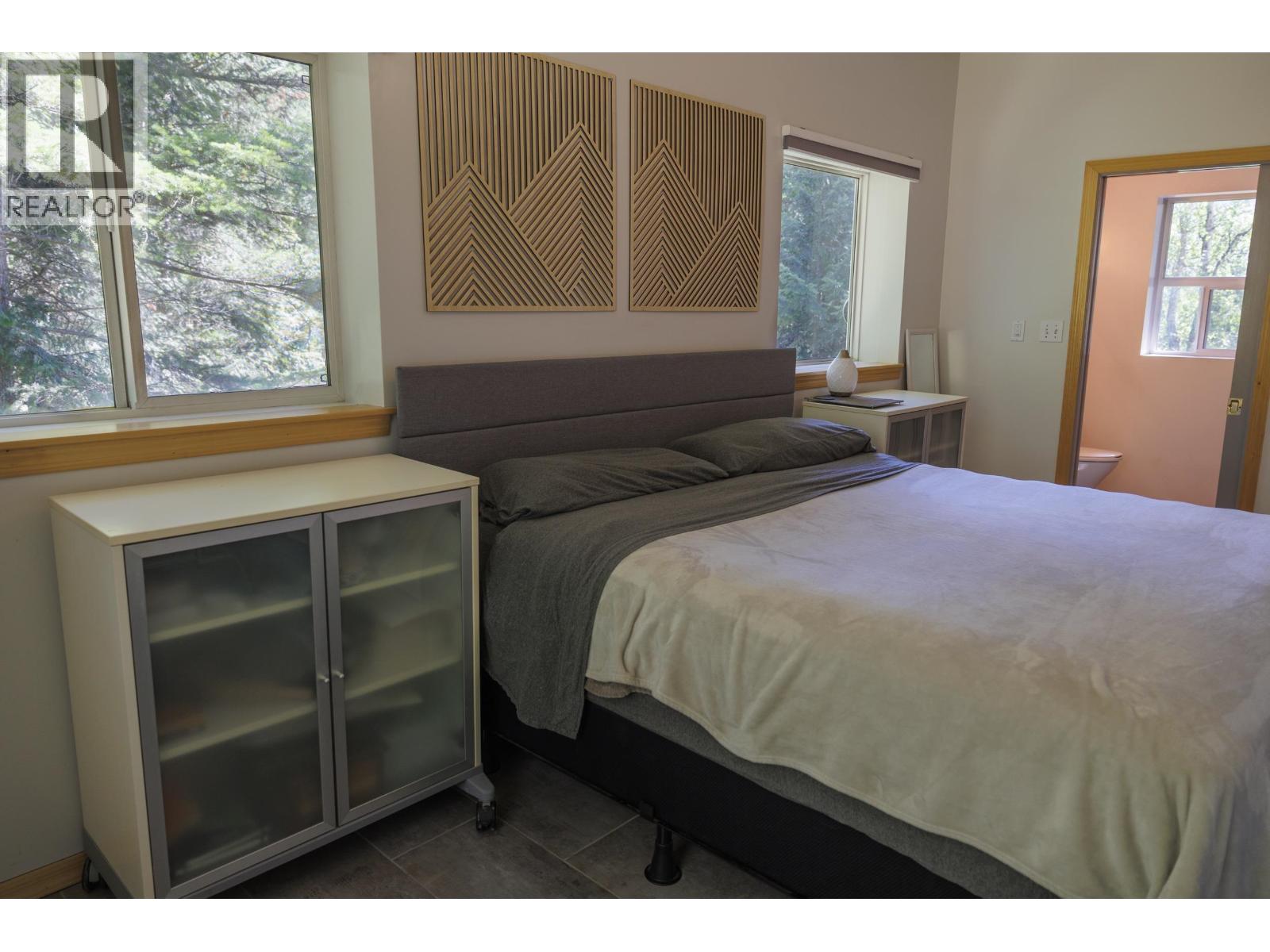 4040 MOUNTAIN VIEW ROAD - 21