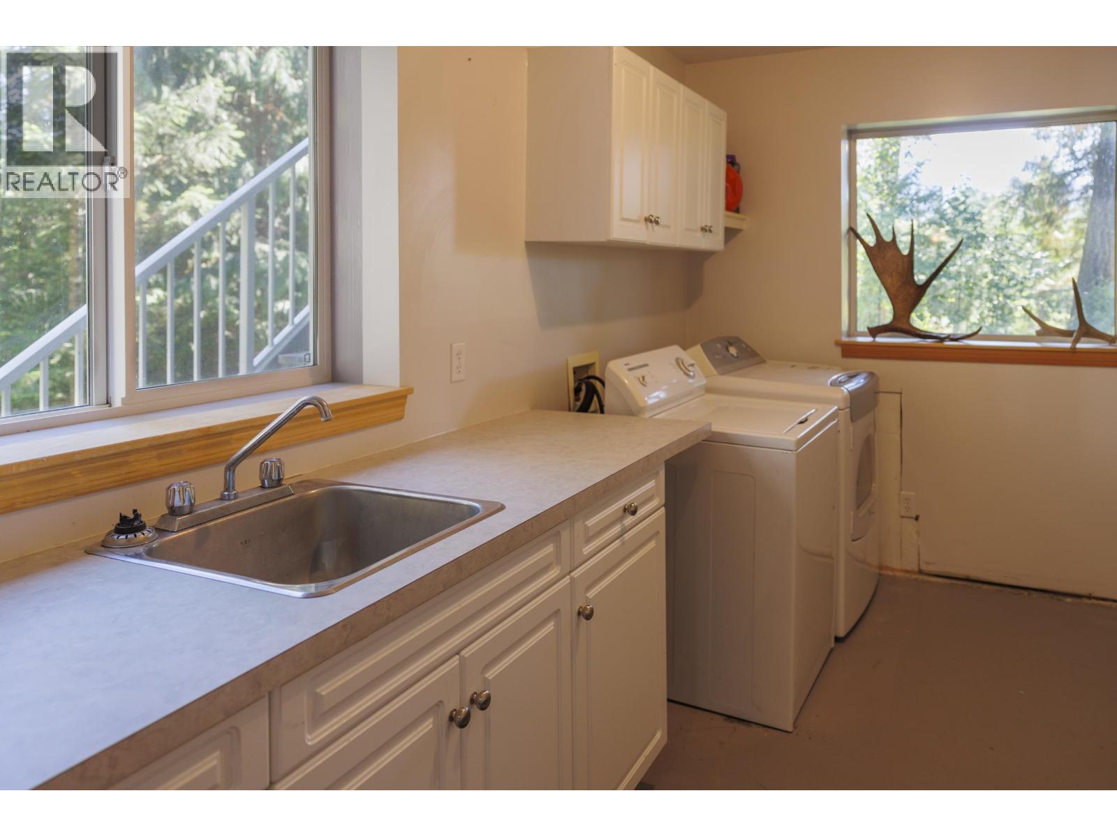 4040 MOUNTAIN VIEW ROAD - 31