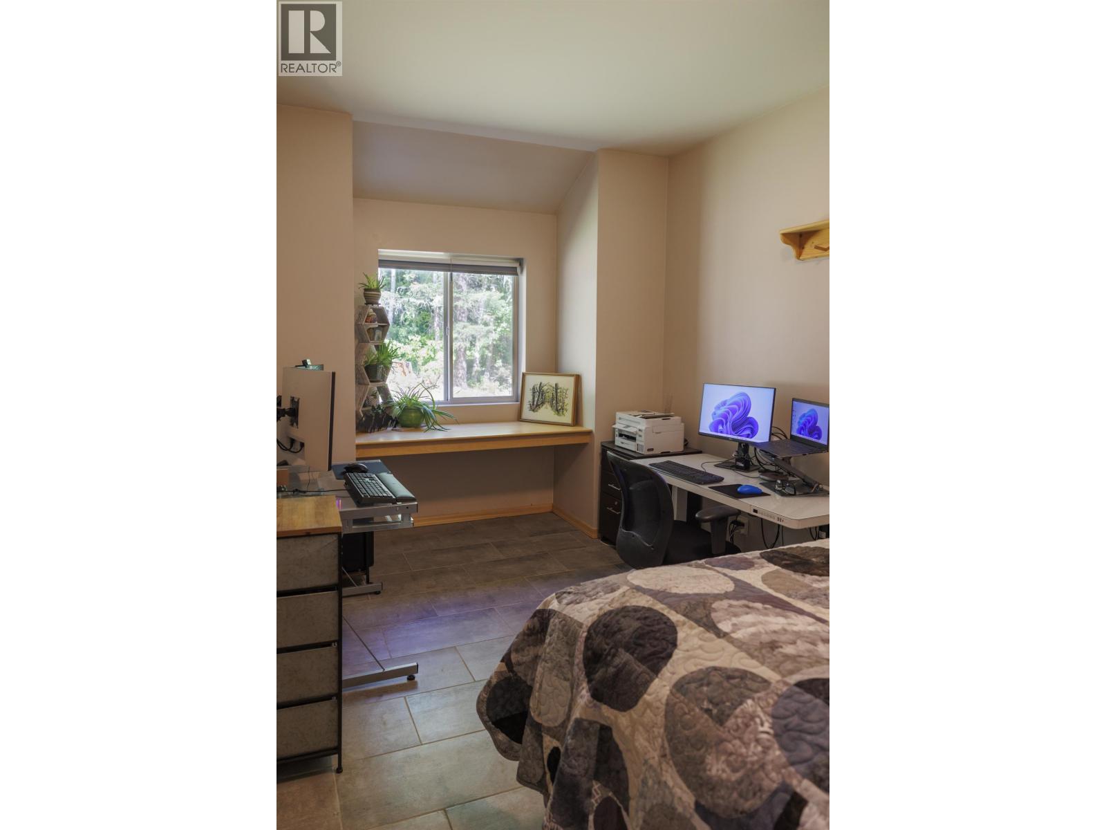 4040 MOUNTAIN VIEW ROAD - 16