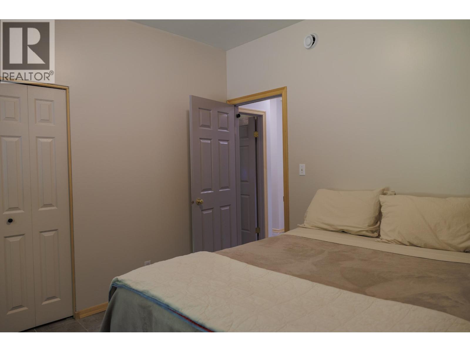 4040 MOUNTAIN VIEW ROAD - 14