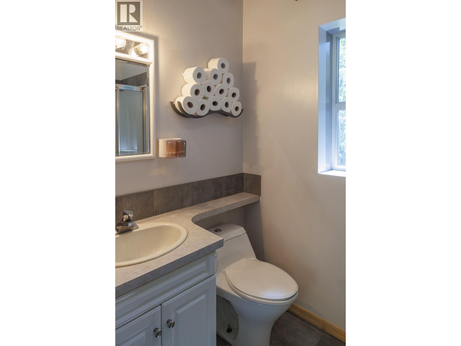 4040 MOUNTAIN VIEW ROAD - 22