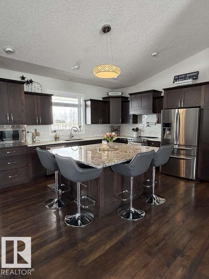 7320 TWP RD 542 - 25