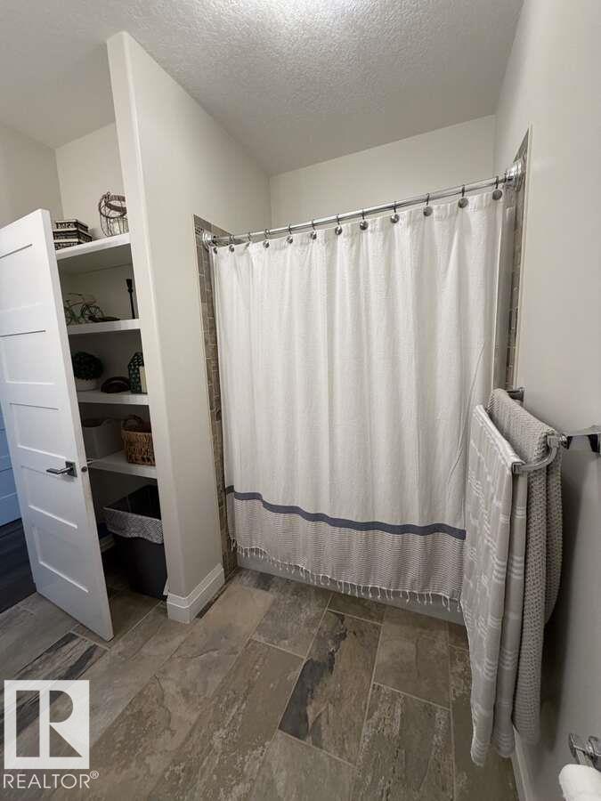 7320 TWP RD 542 - 33