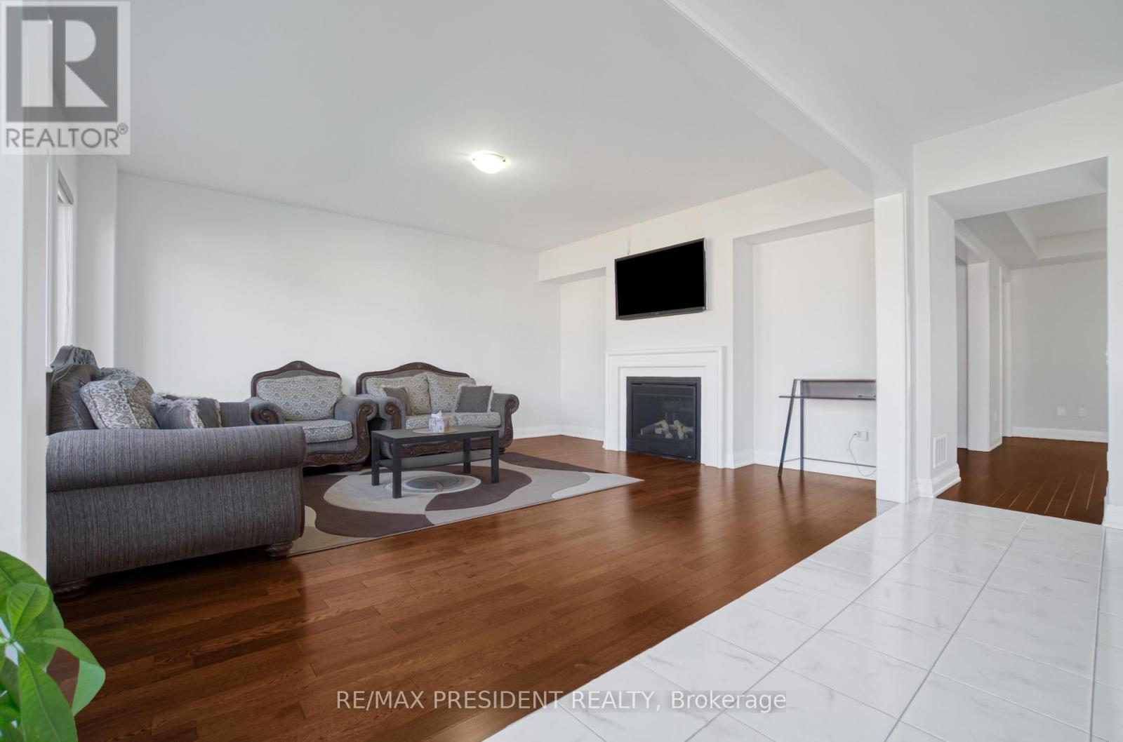 142 PRINCE CHARLES CRESCENT - 13