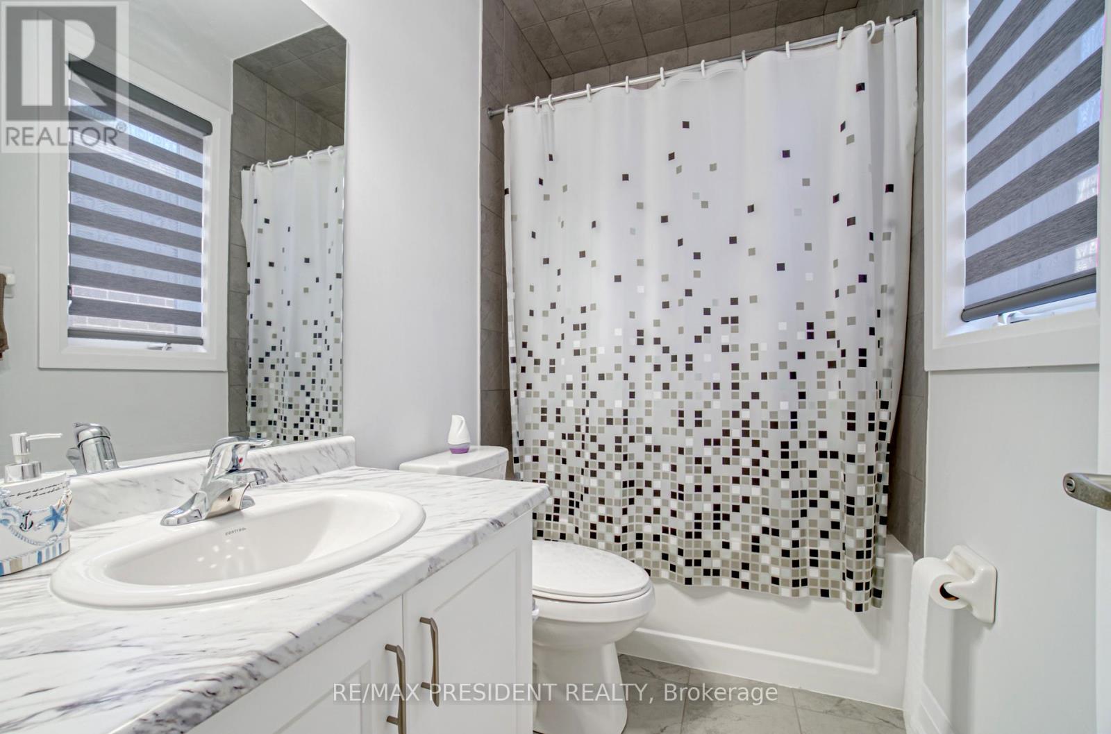 142 PRINCE CHARLES CRESCENT - 36