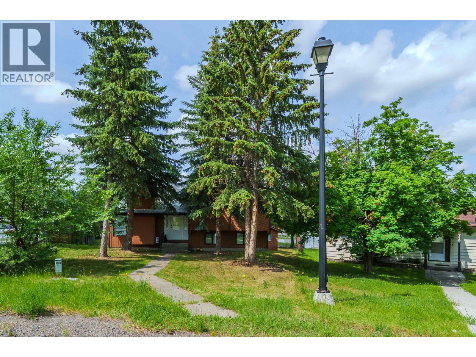 720 CARIBOO TRAIL - 37