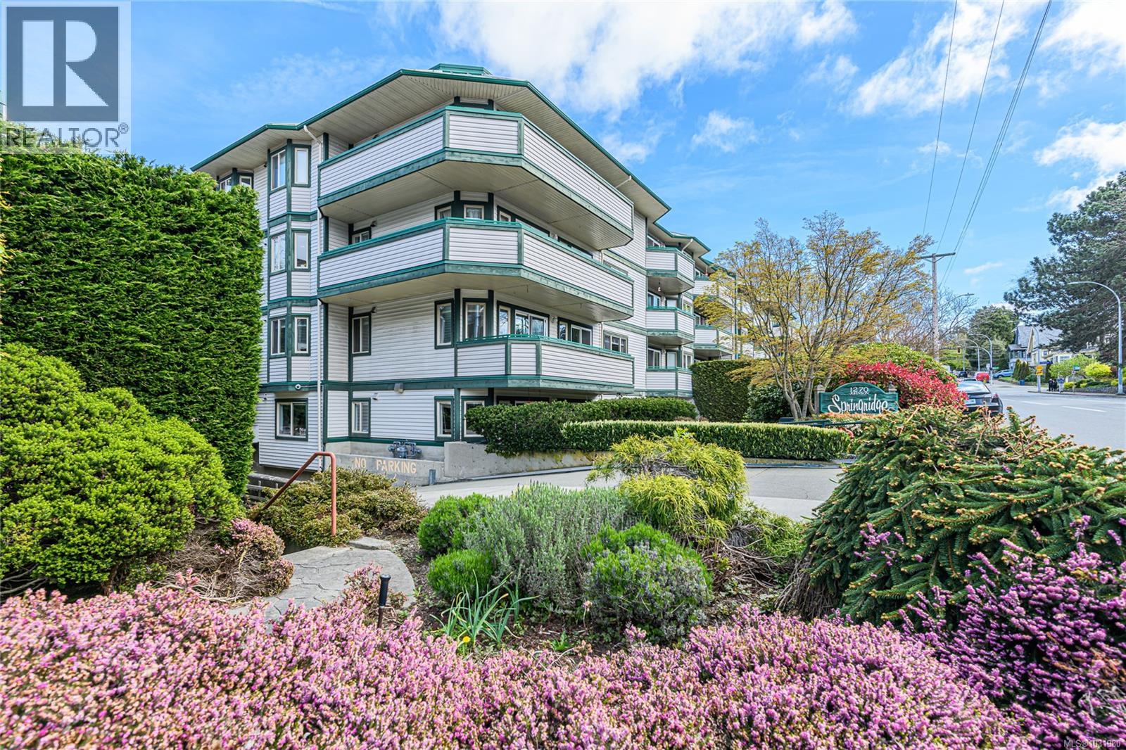 206 1270 Johnson Street, Victoria