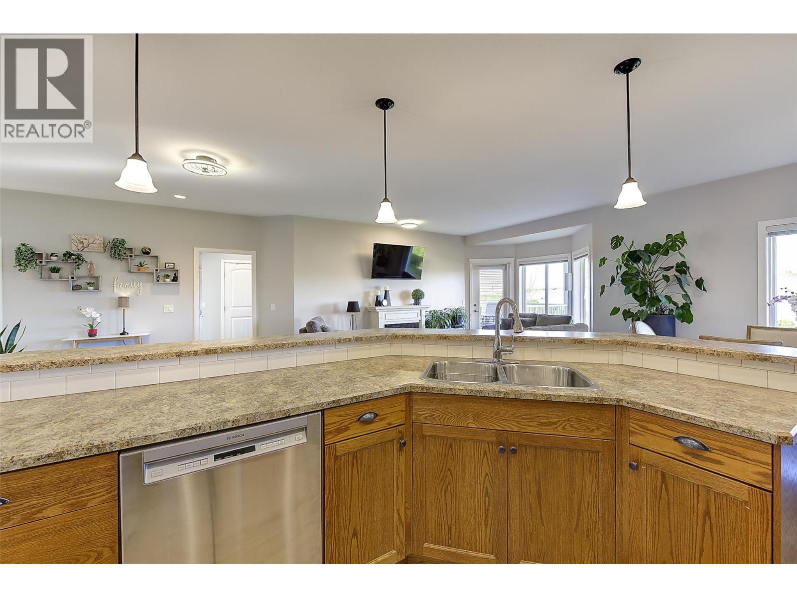 2 820 McKenzie Road, Kelowna