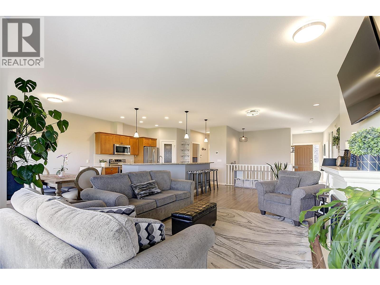 2 820 McKenzie Road, Kelowna