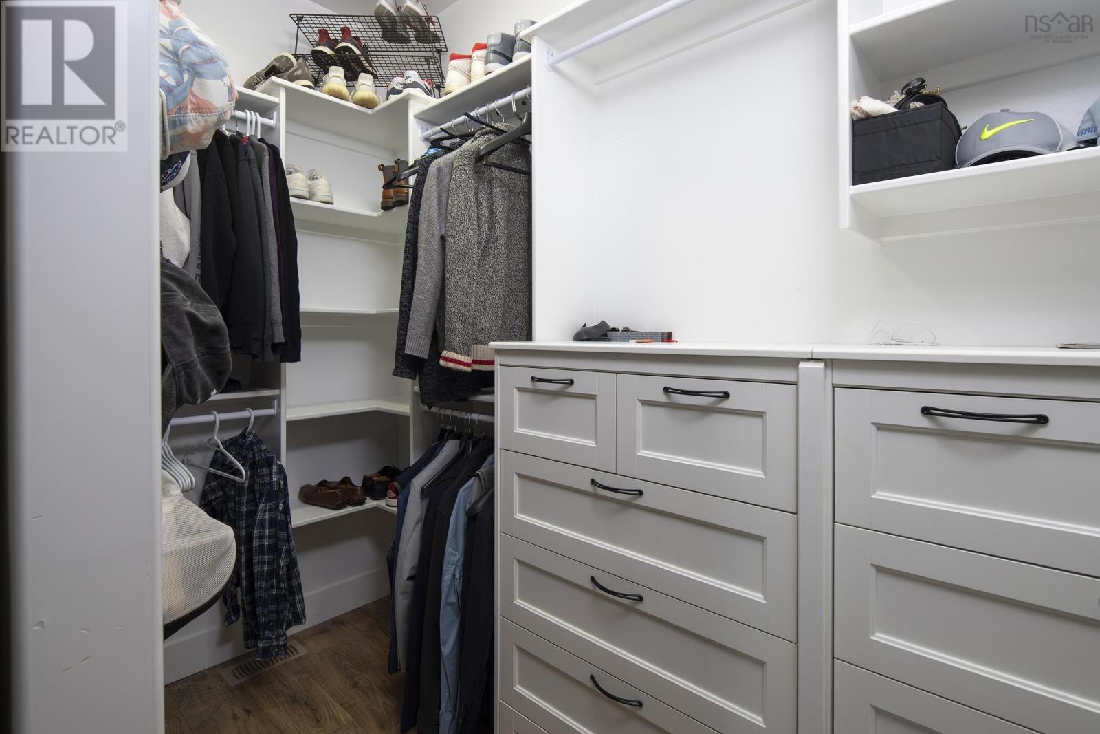 Property 22 of 41 of 86 Jorphie Drive