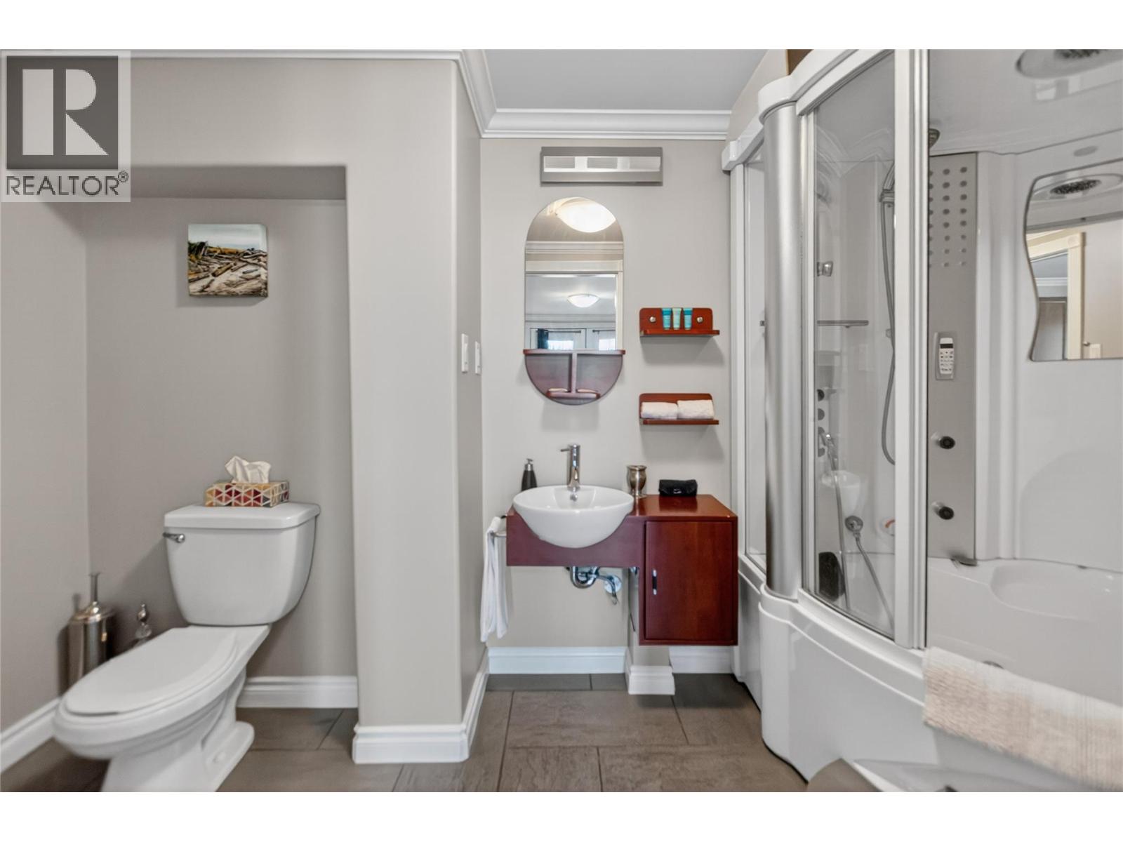 102 Spruce Place, Penticton