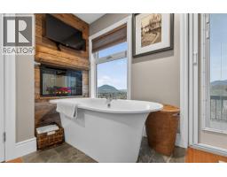 102 Spruce Place, Penticton, BC V2A8V9 Photo 46