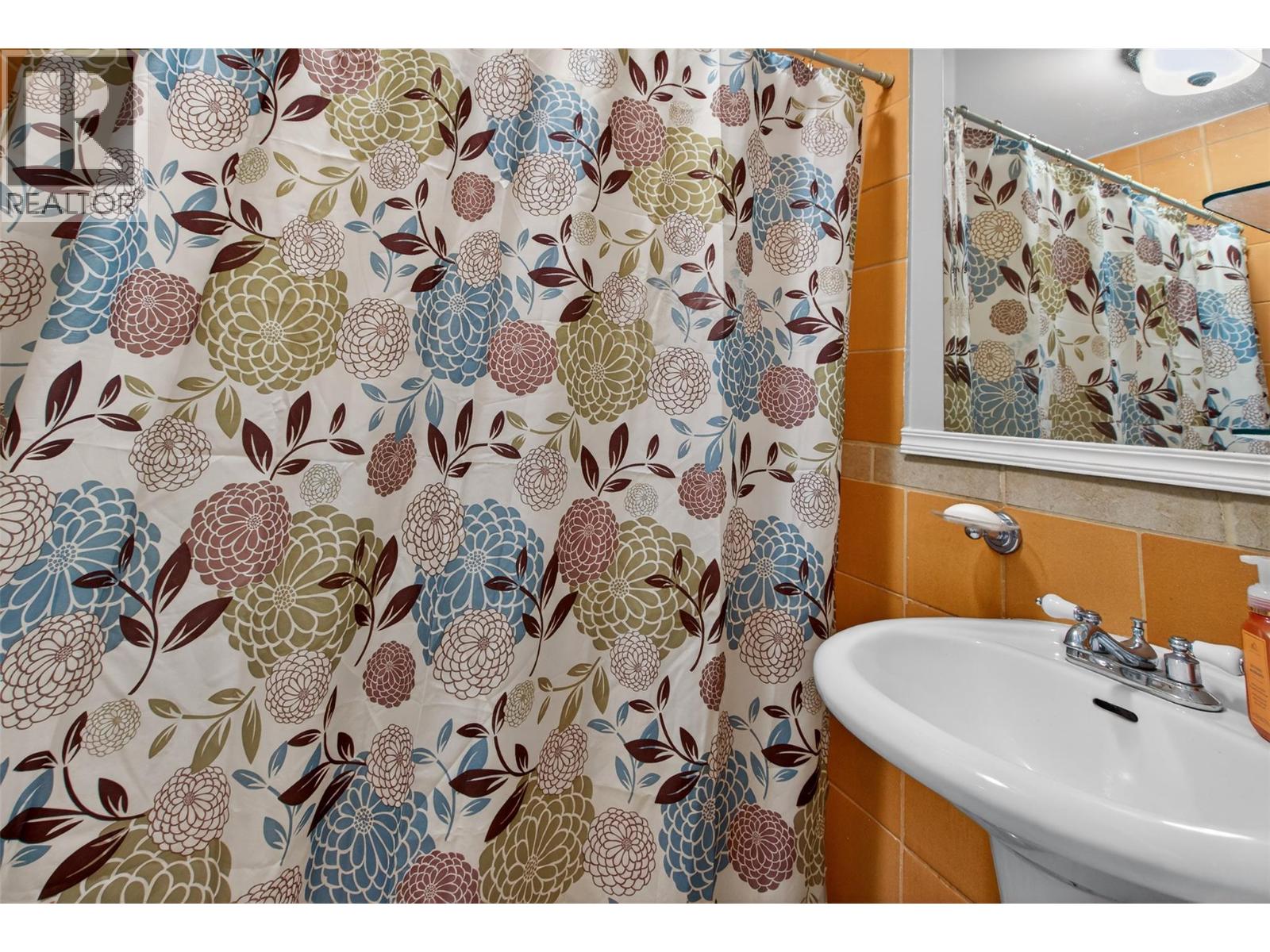 102 Spruce Place, Penticton