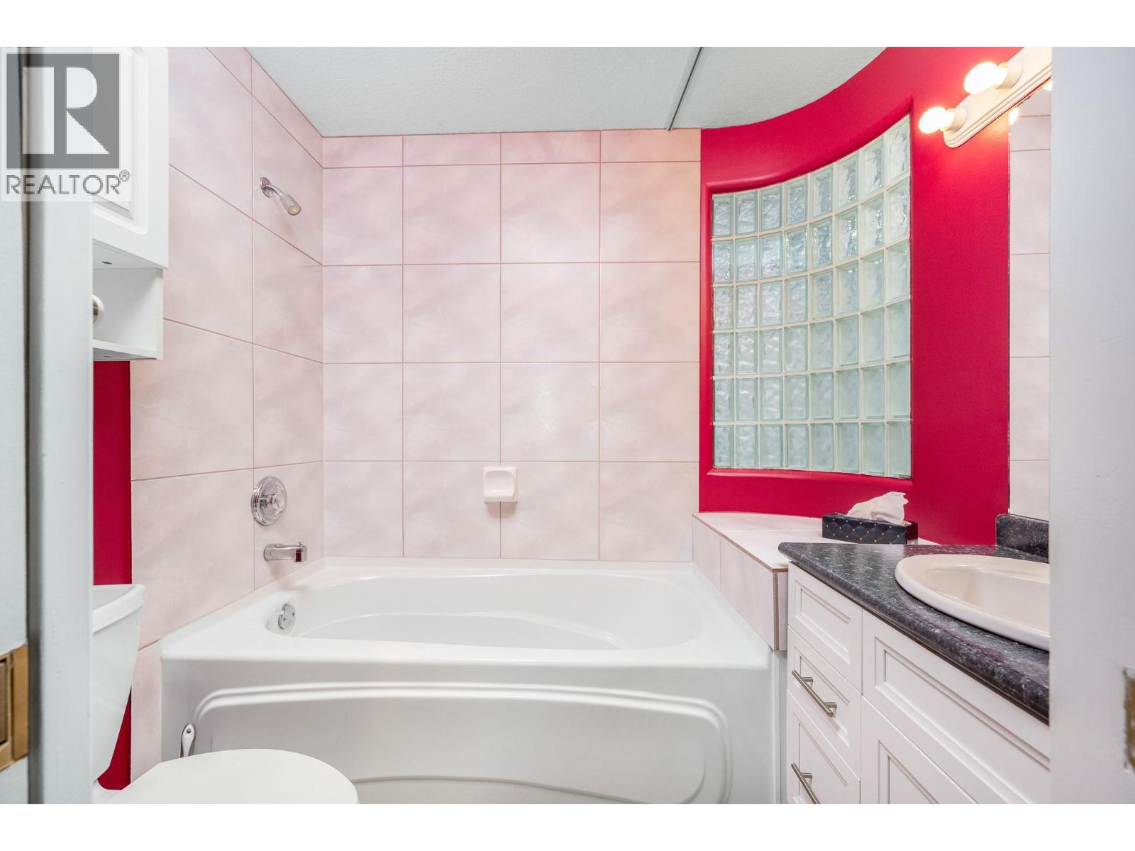 3221 Centennial Drive Unit# 402, Vernon