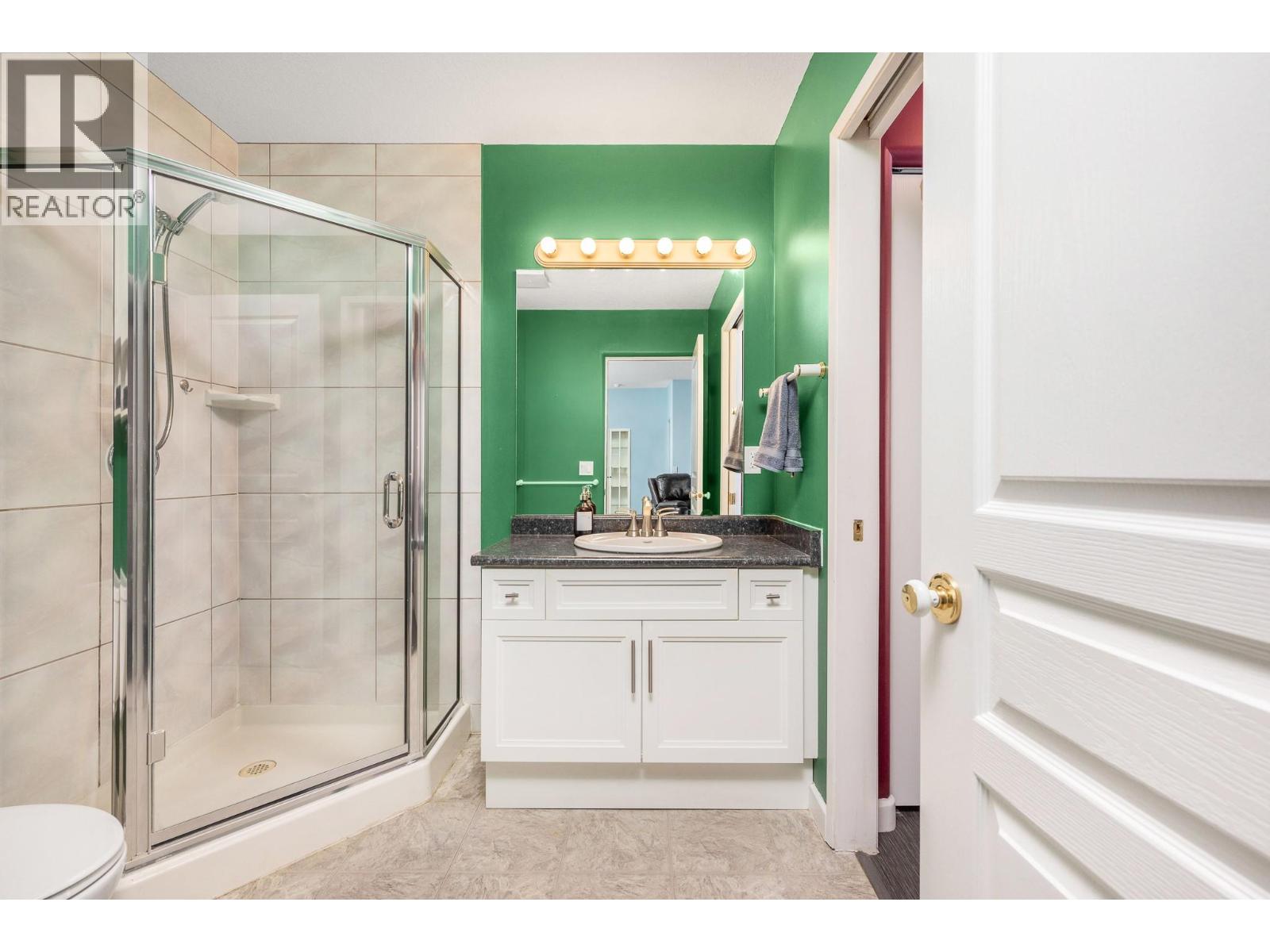 3221 Centennial Drive Unit# 402, Vernon