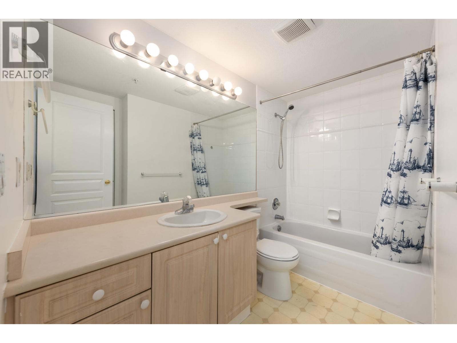 15 3428 ADANAC STREET, Vancouver