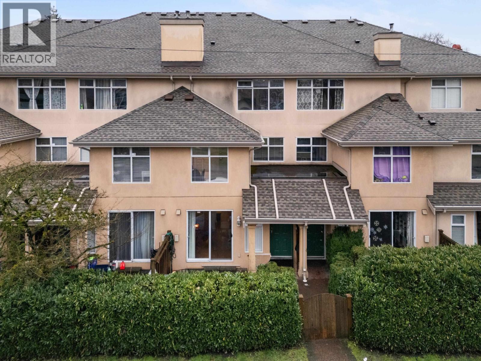 15 3428 ADANAC STREET, Vancouver