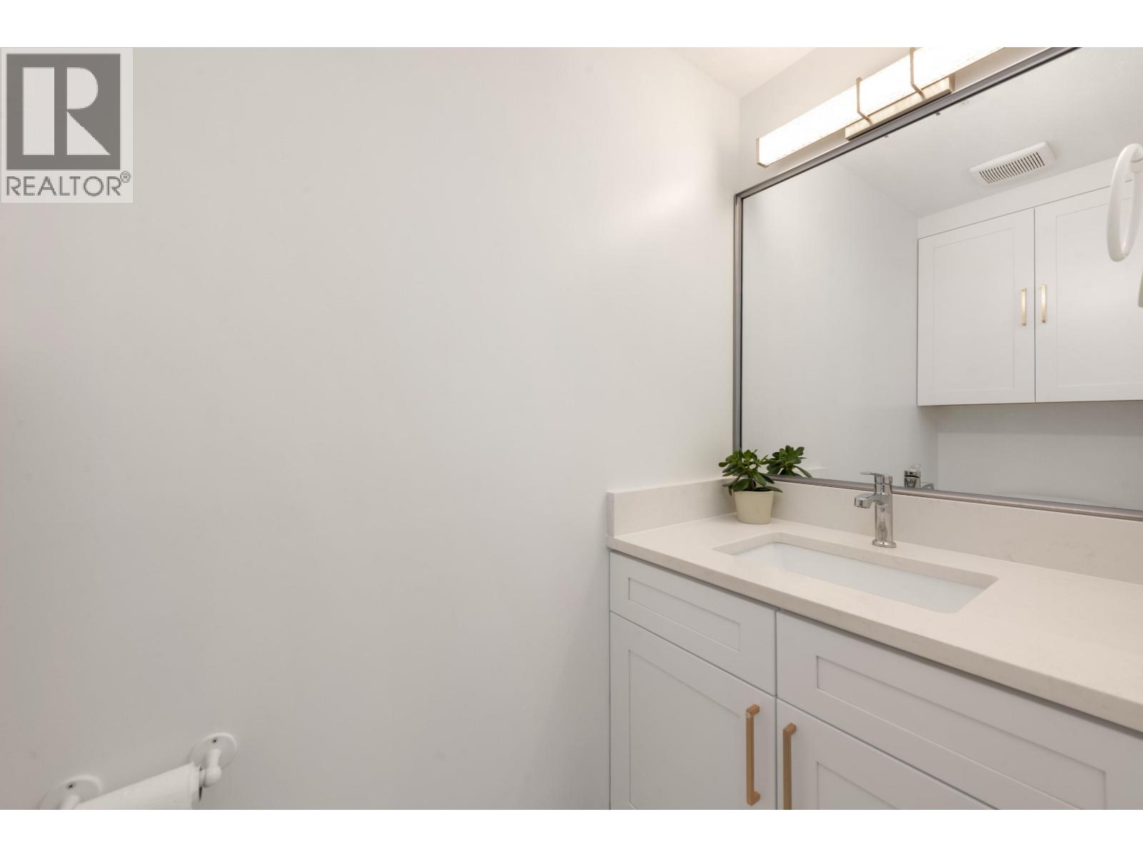 15 3428 ADANAC STREET, Vancouver