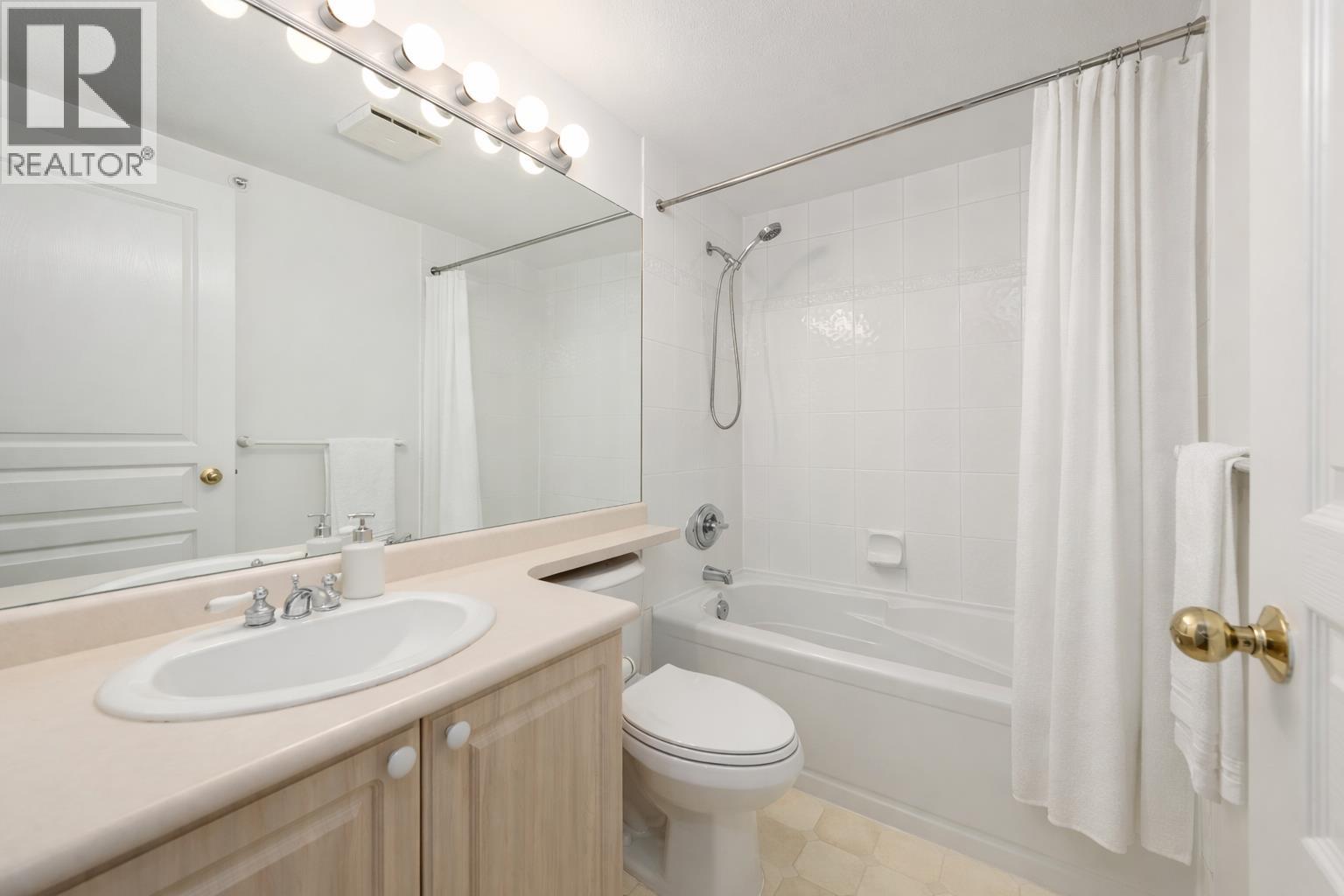 15 3428 ADANAC STREET, Vancouver