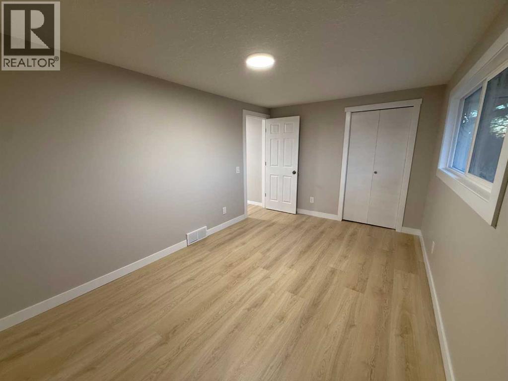 
          3215 Doverville Crescent Southeast
            <br/>
            <span>Calgary</span>
            , 
            <span>AB</span>
             <span>T2B1V1</span>
         - Photo 14