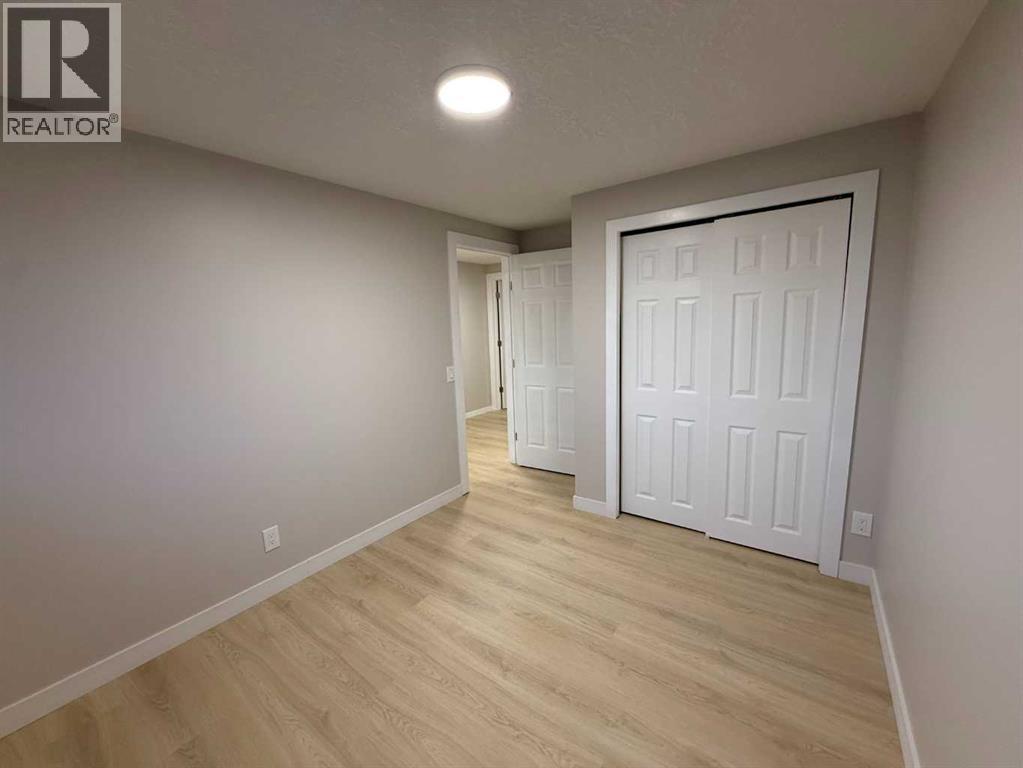 
          3215 Doverville Crescent Southeast
            <br/>
            <span>Calgary</span>
            , 
            <span>AB</span>
             <span>T2B1V1</span>
         - Photo 17