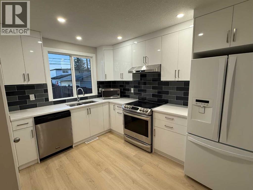 
          3215 Doverville Crescent Southeast
            <br/>
            <span>Calgary</span>
            , 
            <span>AB</span>
             <span>T2B1V1</span>
         - Photo 5