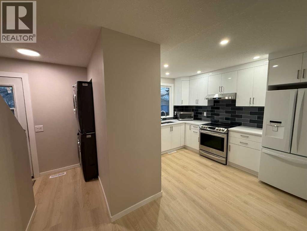 
          3215 Doverville Crescent Southeast
            <br/>
            <span>Calgary</span>
            , 
            <span>AB</span>
             <span>T2B1V1</span>
        