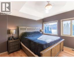 Den - 15010 & 15020 Tamarack Drive, Coldstream, BC V1B2E1 Photo 23