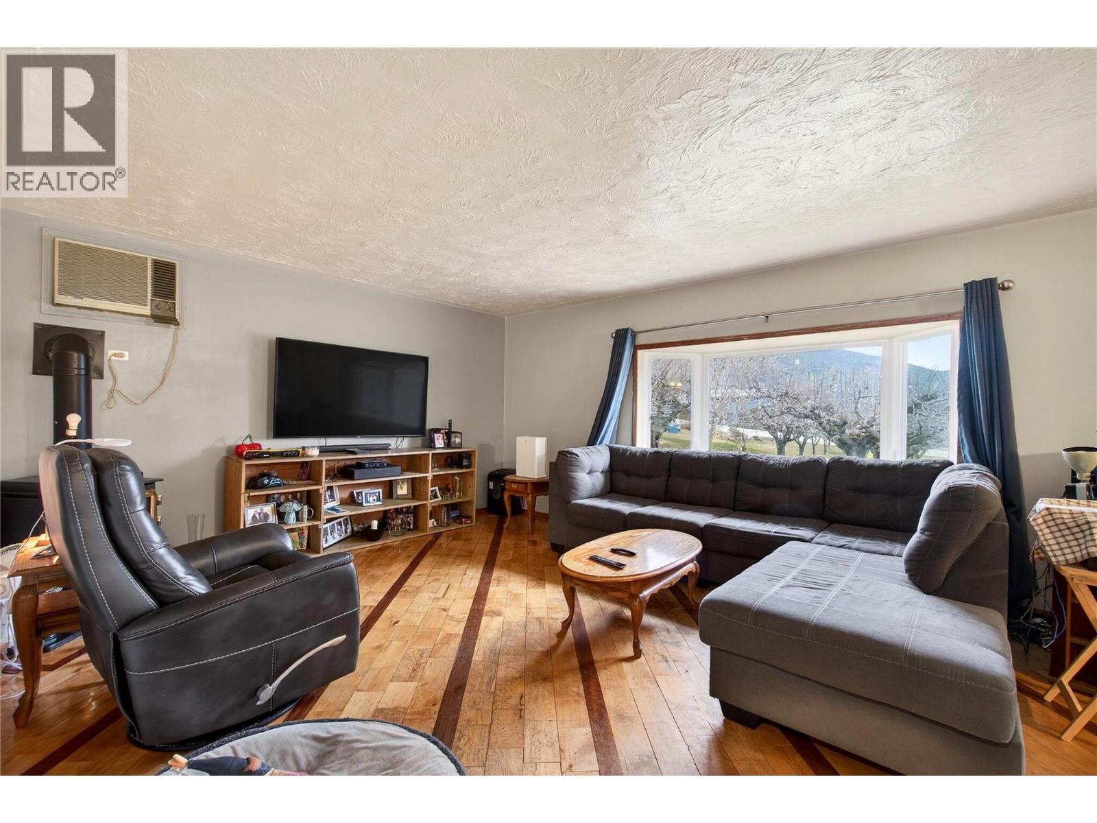 4640 70 AVENUE NE - 21