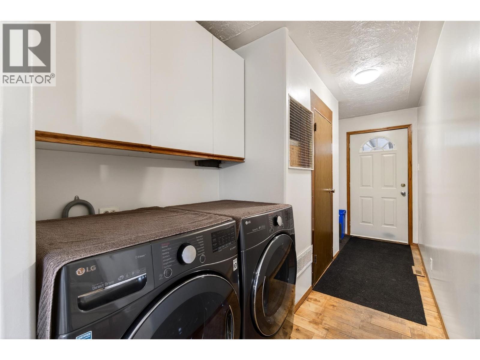 4640 70 AVENUE NE - 33