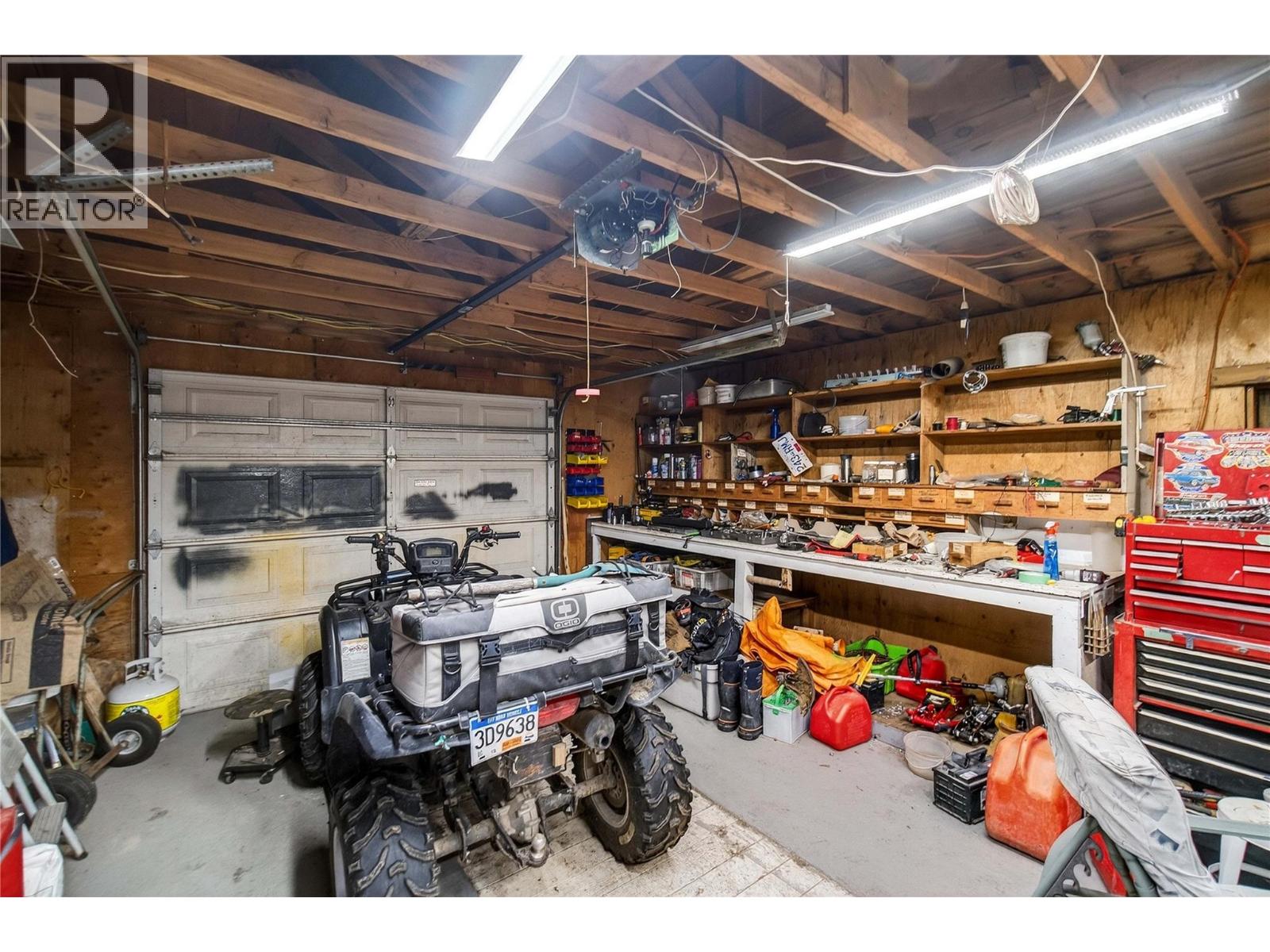 4640 70 AVENUE NE - 50