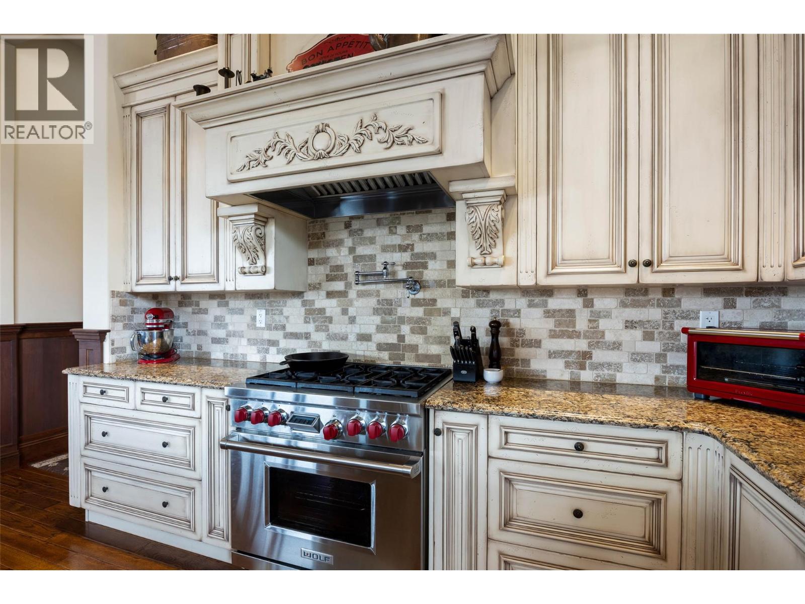 1580 LORNE STREET - 12