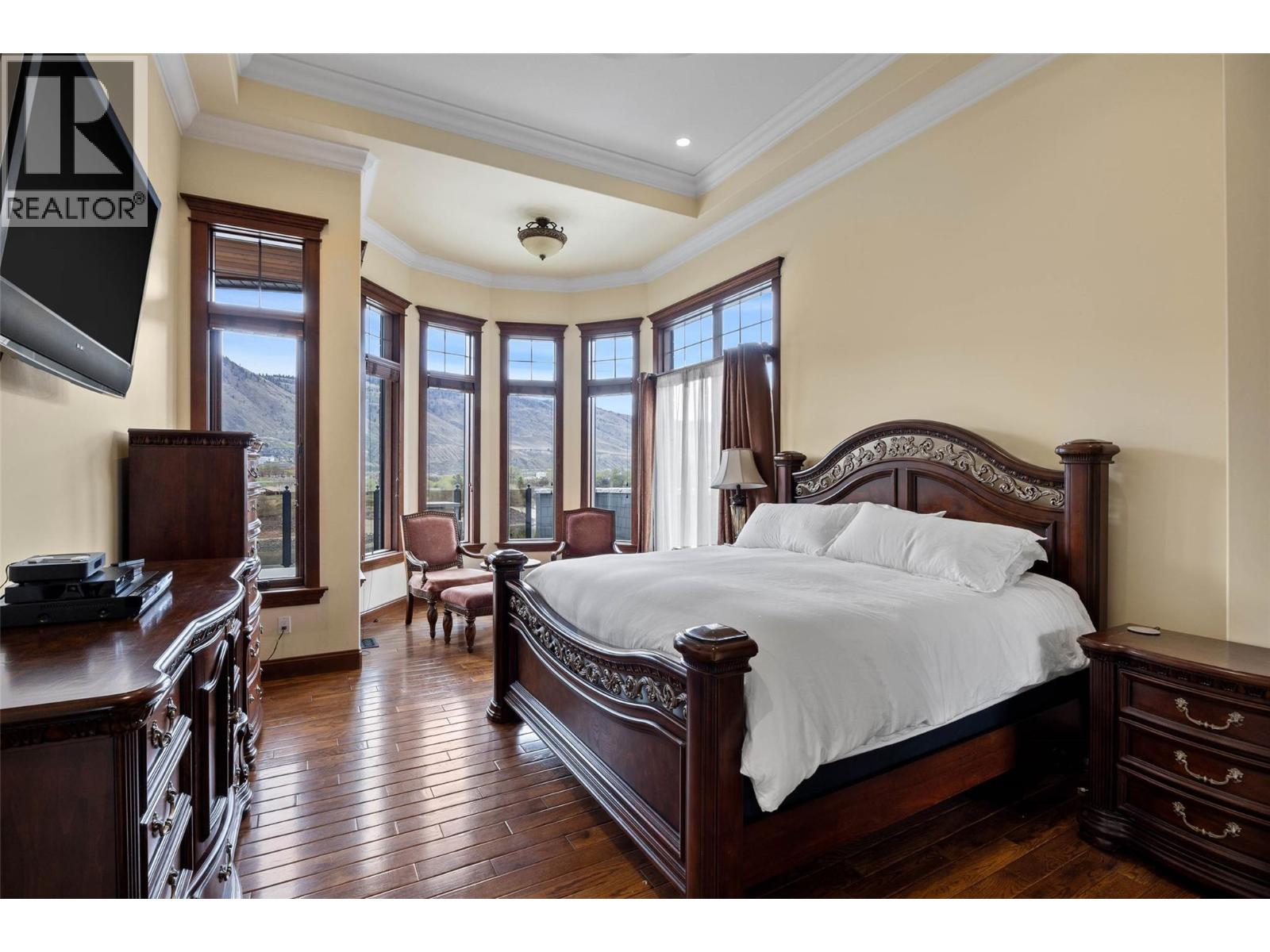 1580 LORNE STREET - 27