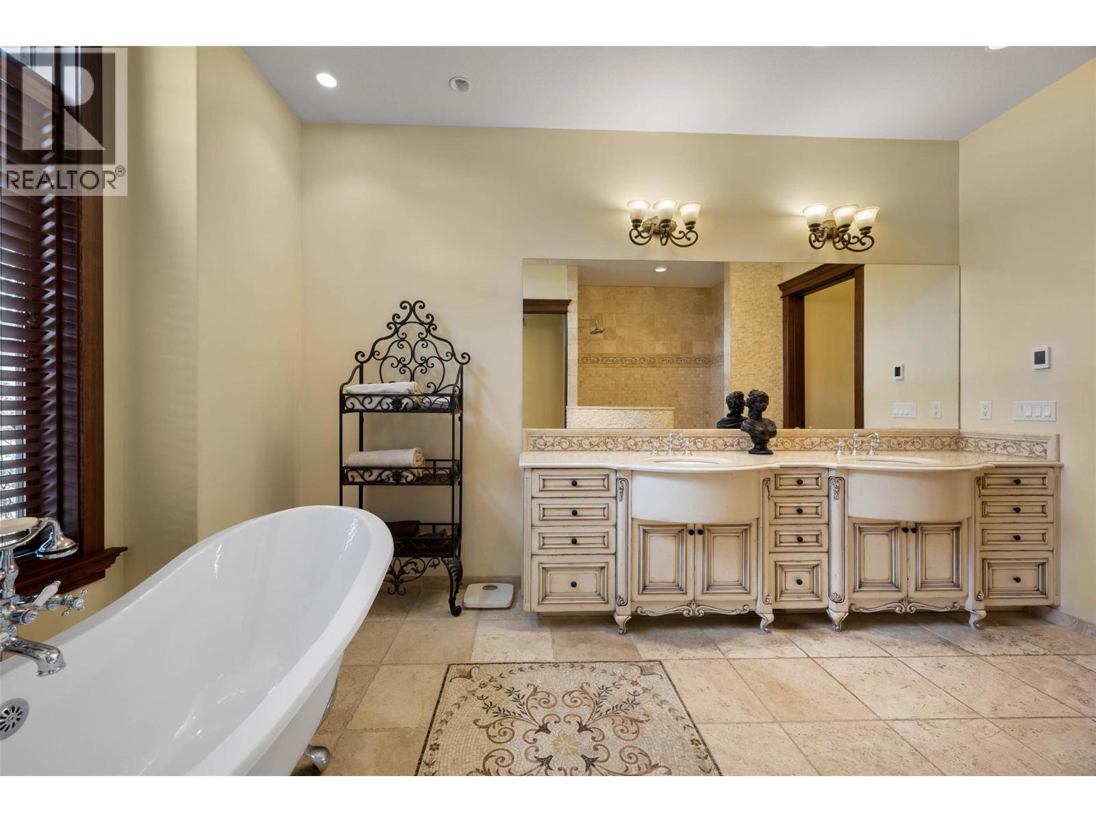 1580 LORNE STREET - 32