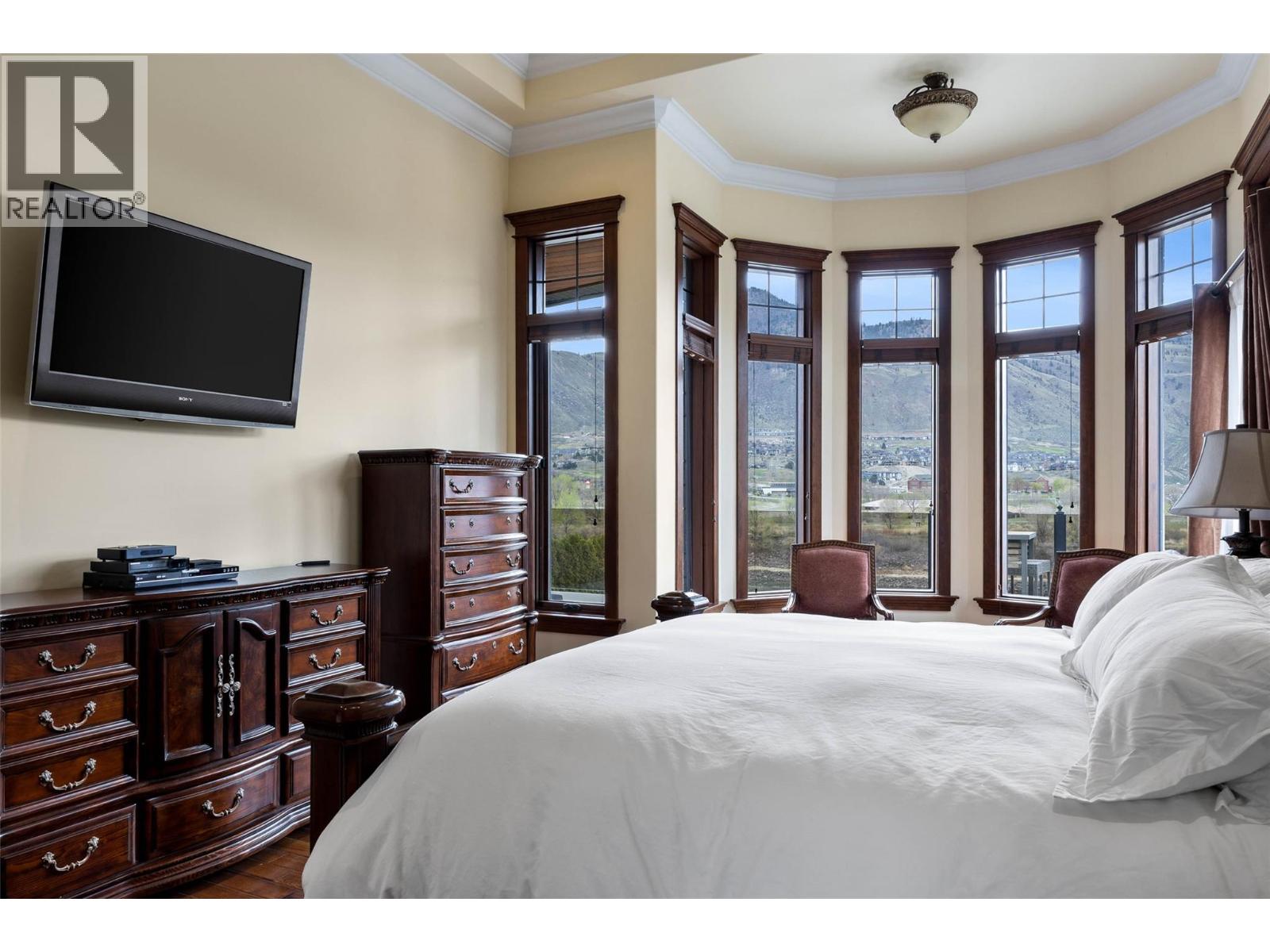 1580 LORNE STREET - 29