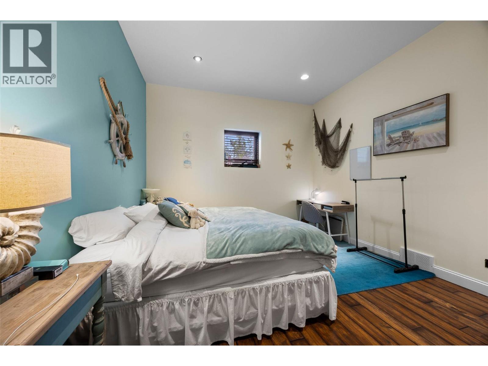 1580 LORNE STREET - 54