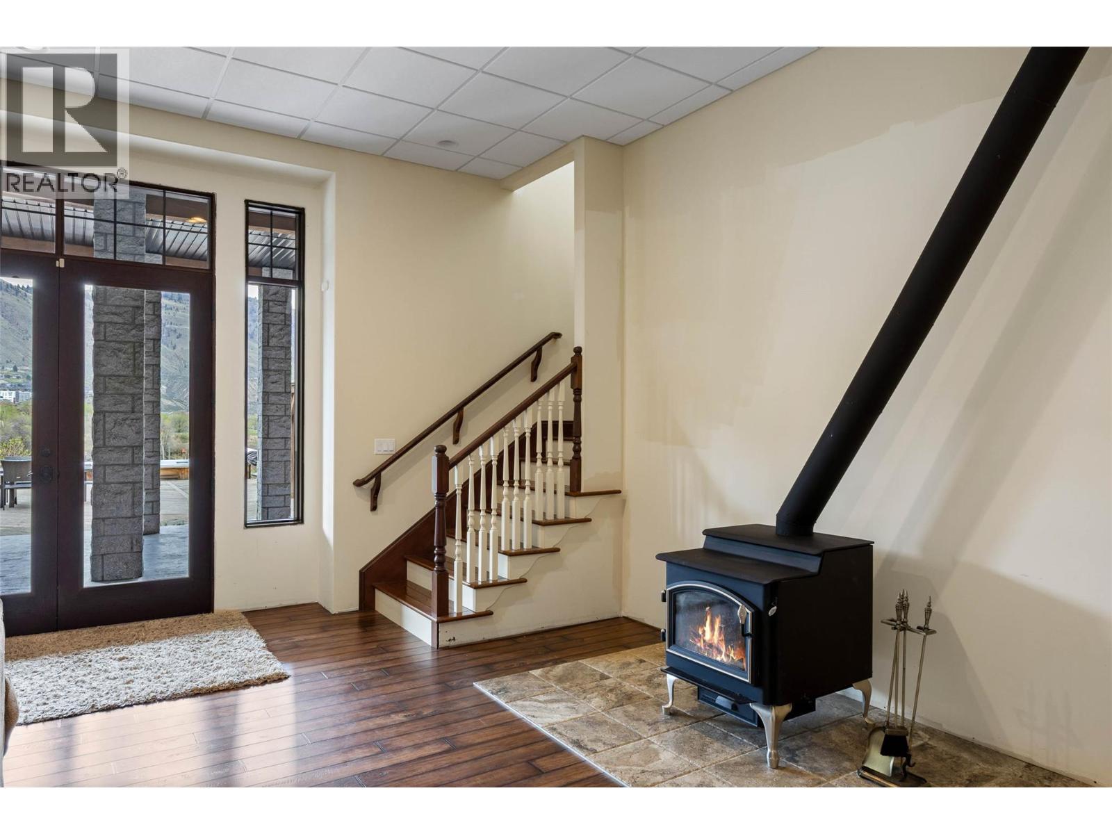 1580 LORNE STREET - 49