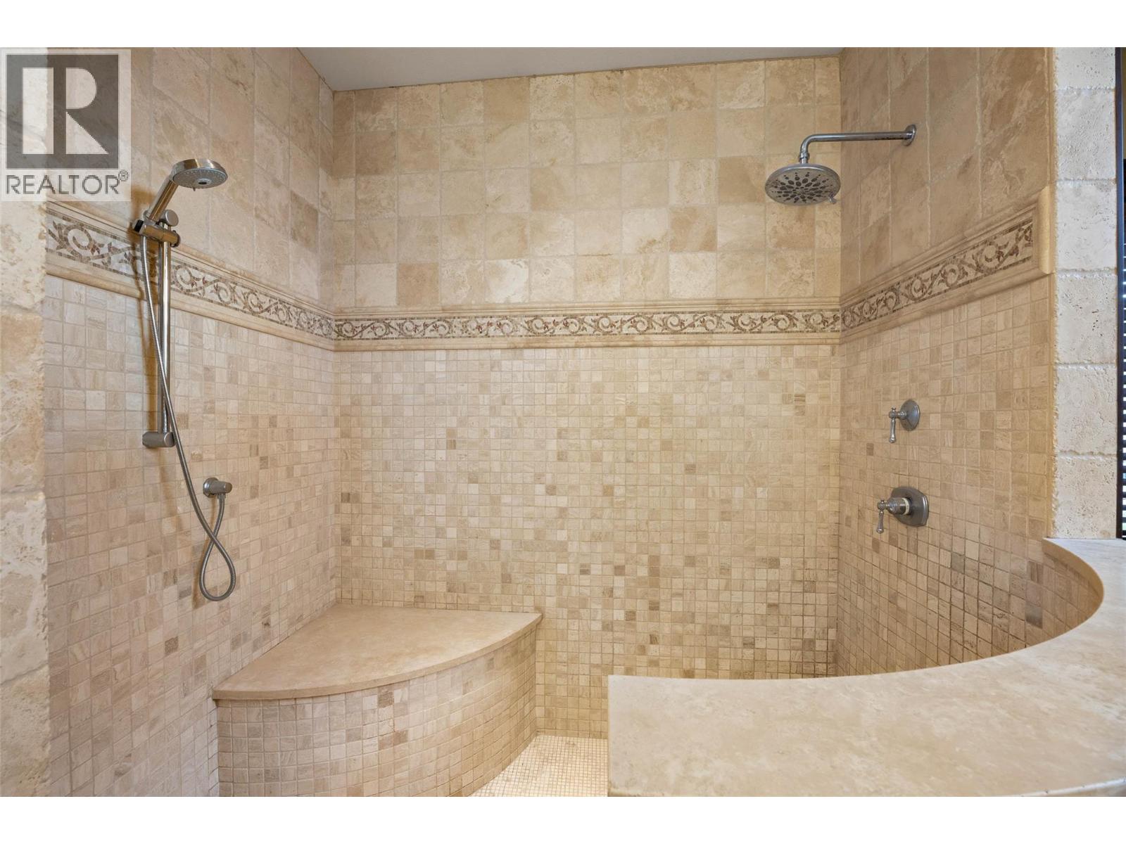 1580 LORNE STREET - 31