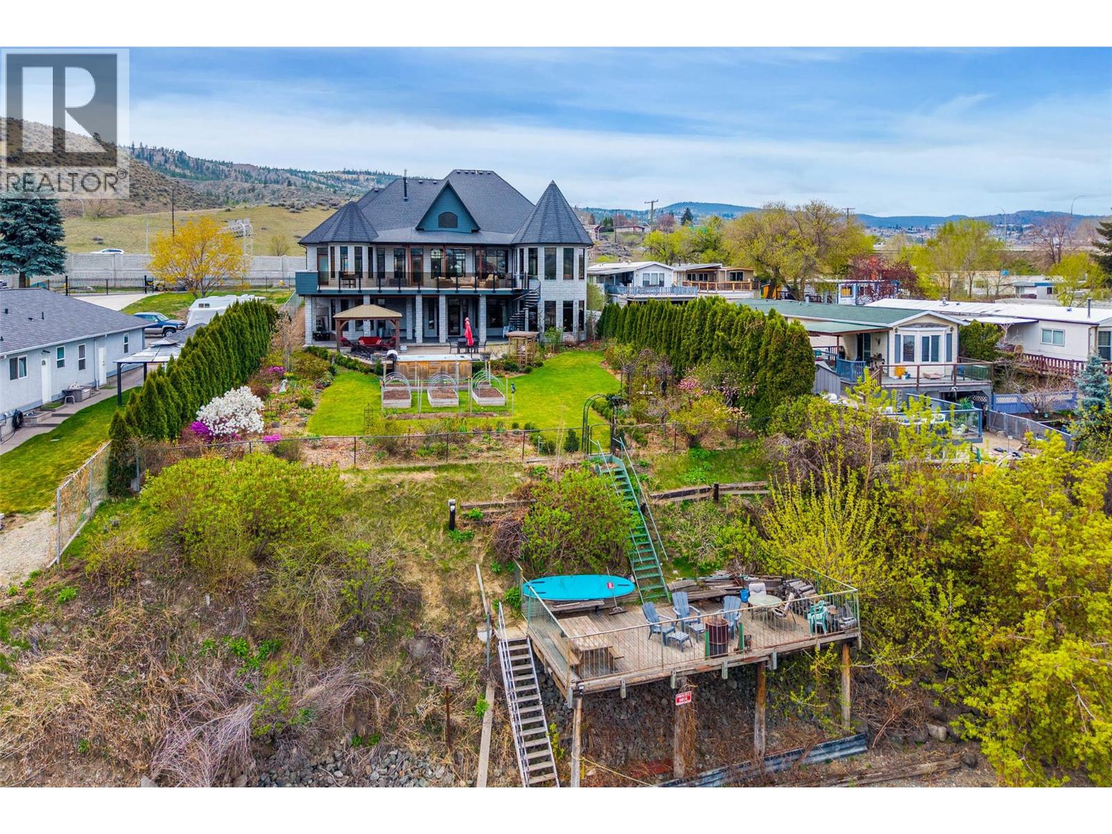 1580 LORNE STREET - 76