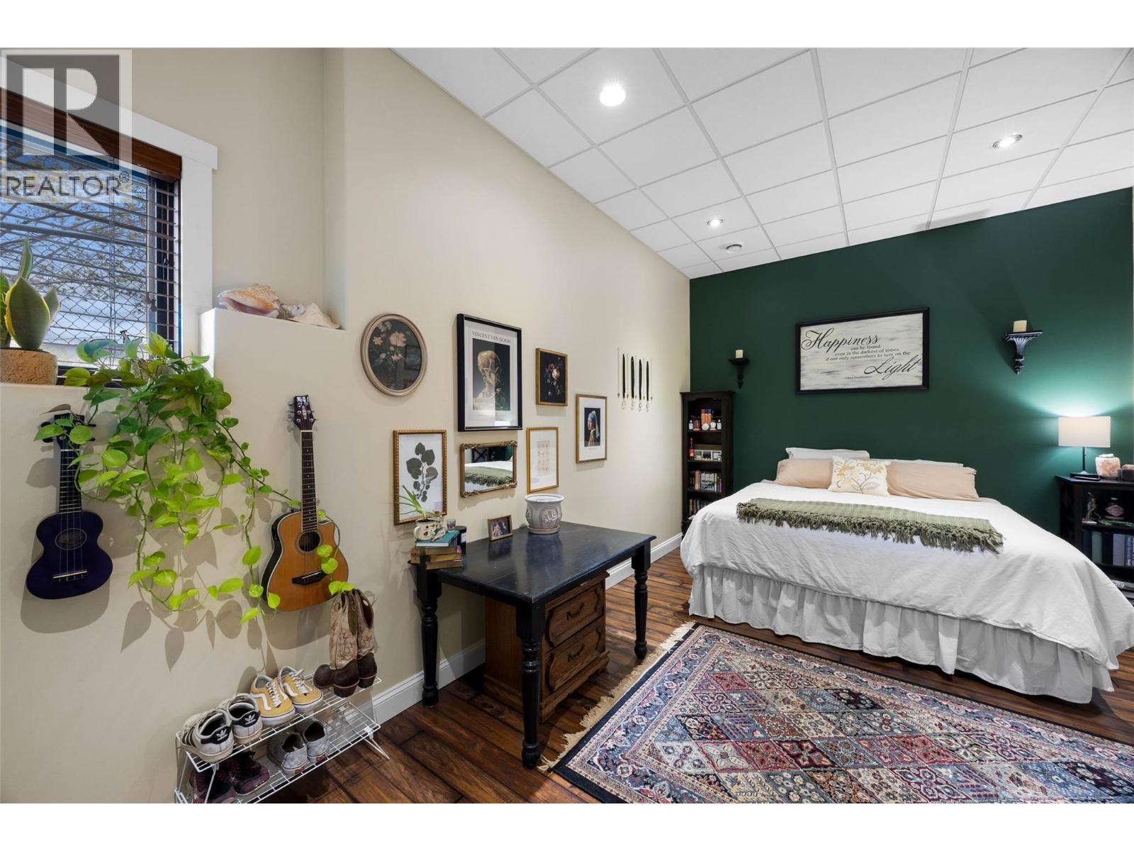 1580 LORNE STREET - 52